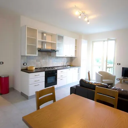 Διαμέρισμα With 2 Bedrooms In With Wonderful Sea View Shared Pool Furnished Balcony 100 M From The Beach