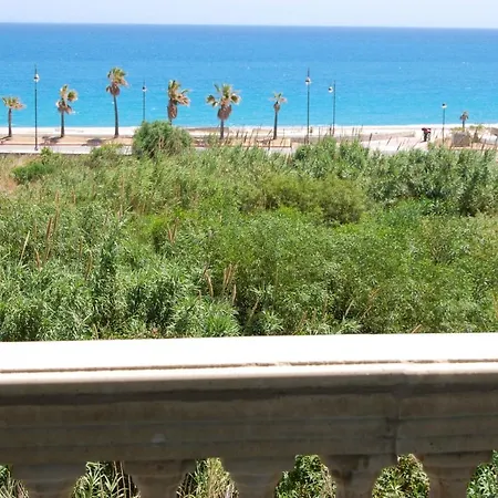Διαμέρισμα With 2 Bedrooms In With Wonderful Sea View Shared Pool Furnished Balcony 100 M From The Beach *