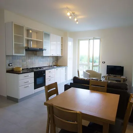 Διαμέρισμα With 2 Bedrooms In With Wonderful Sea View Shared Pool Furnished Balcony 100 M From The Beach *