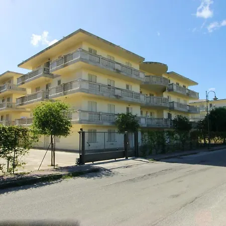 Διαμέρισμα With 2 Bedrooms In With Wonderful Sea View Shared Pool Furnished Balcony 100 M From The Beach *